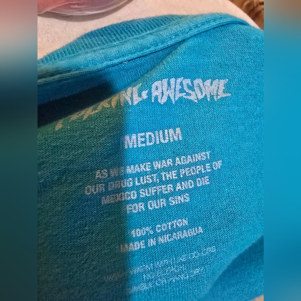 Rare Doverstreet "F***ing Awesome" Skateboard Graphic Teal T-Shirt Size: Medium - Picture 4 of 4